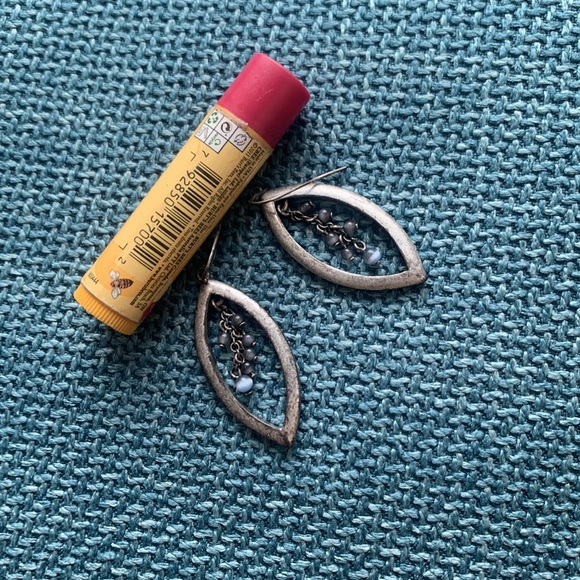 Dangling beaded earrings - Picture 2 of 2